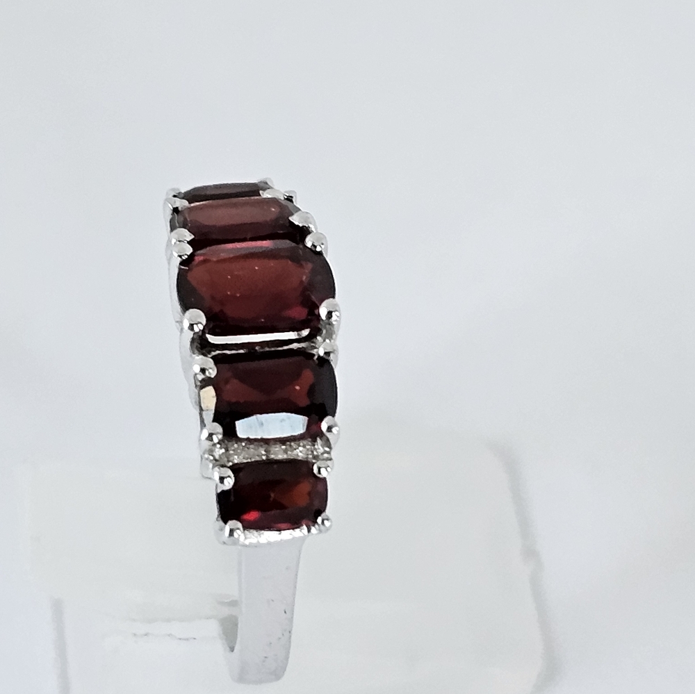 Genuine Red Garnet 5 Stone & Diamond Ring in Sterling Silver! Sz 8! - Picture 4 of 10